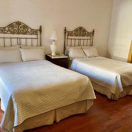 Parador Santa Maria La Real سوكر المظهر الخارجي الصورة