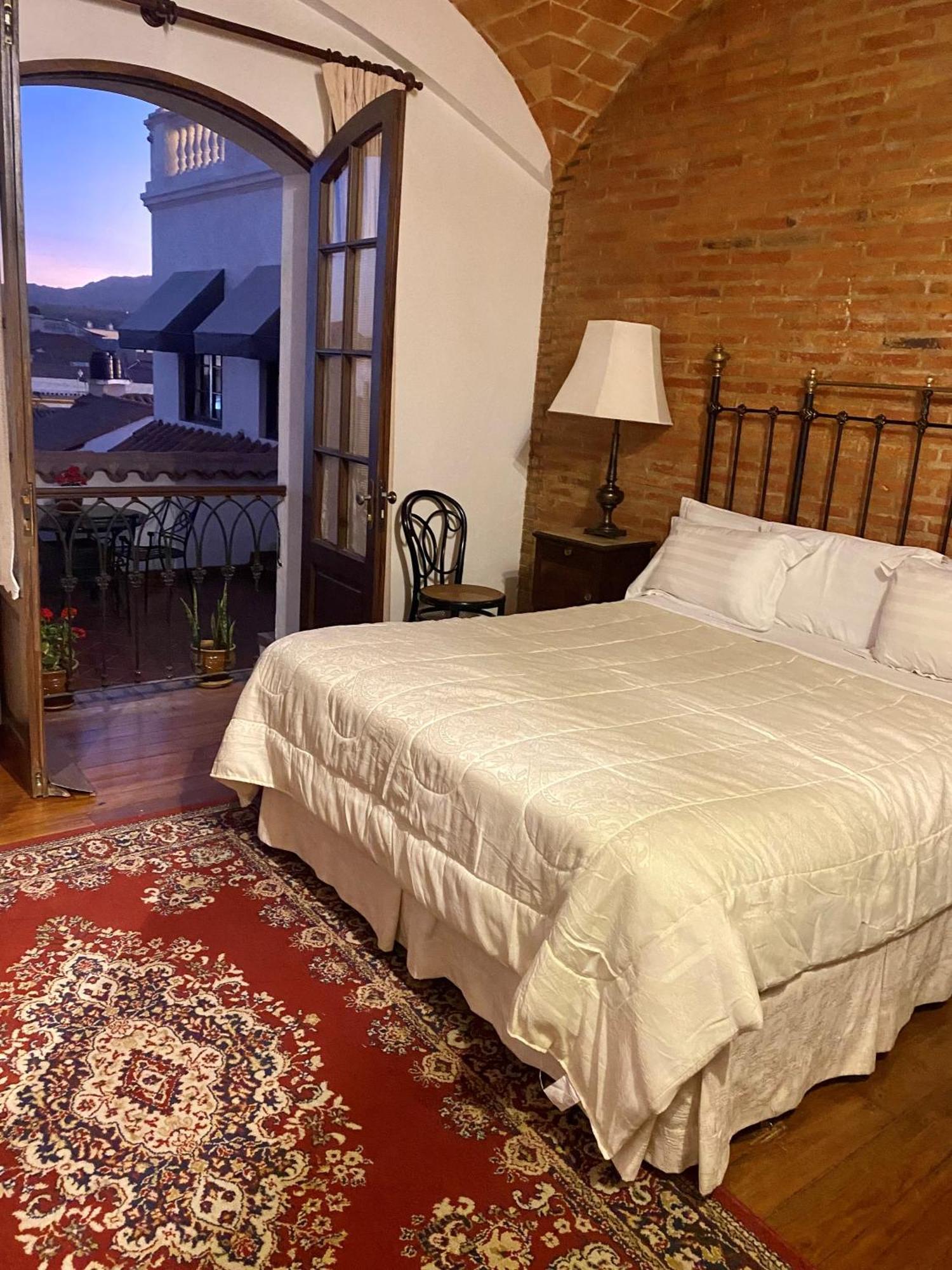 Parador Santa Maria La Real سوكر المظهر الخارجي الصورة