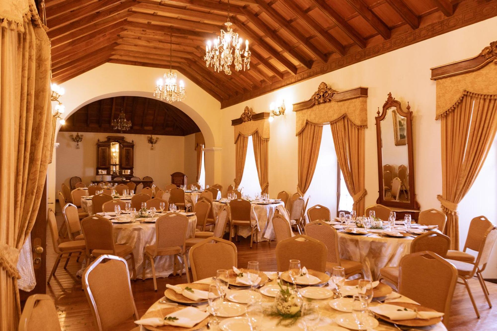 Parador Santa Maria La Real سوكر المظهر الخارجي الصورة