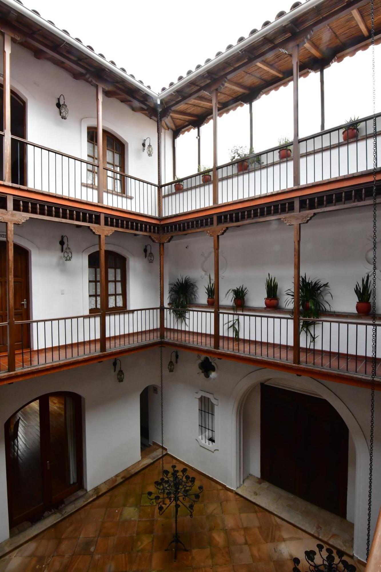 Parador Santa Maria La Real سوكر المظهر الخارجي الصورة