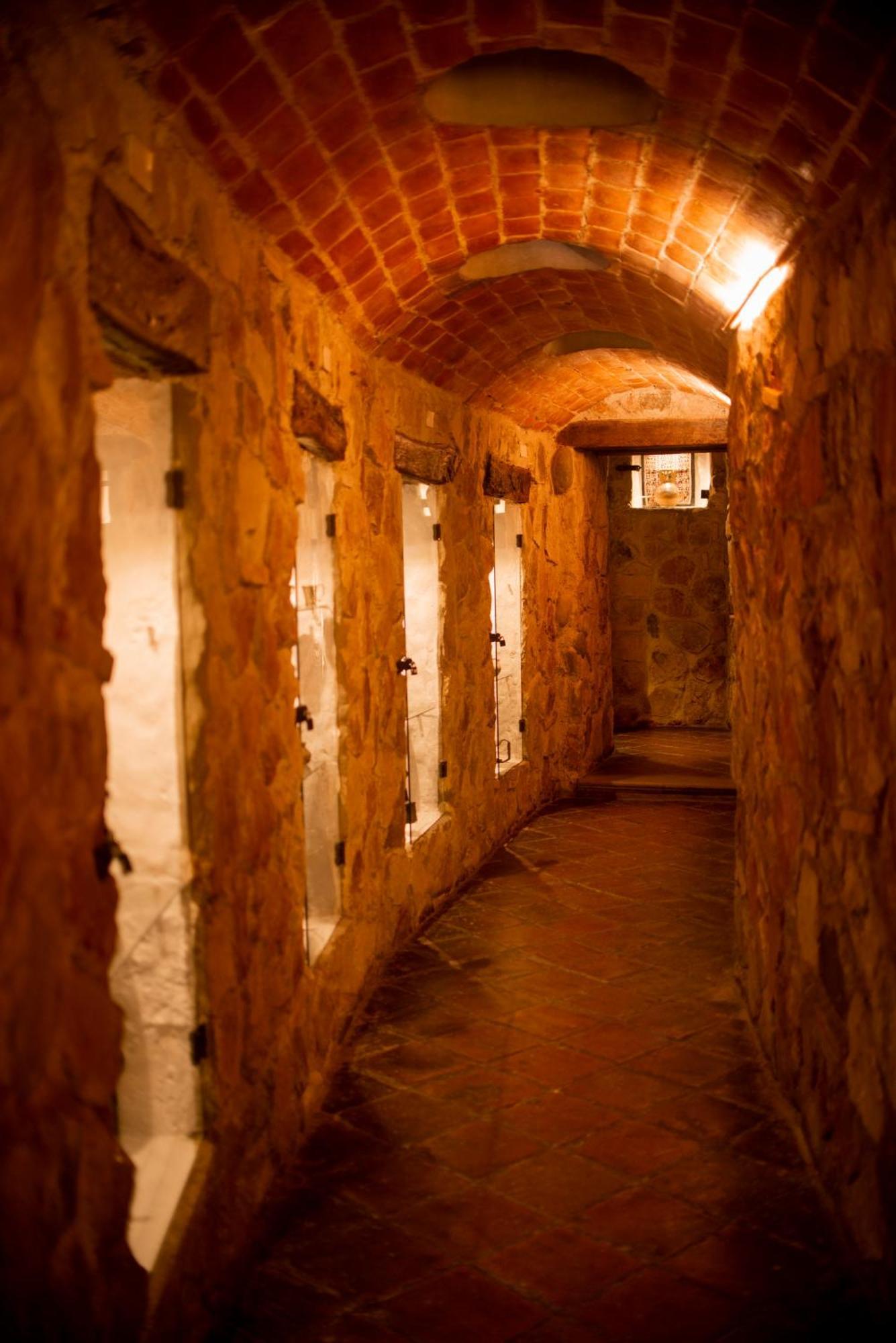 Parador Santa Maria La Real سوكر المظهر الخارجي الصورة