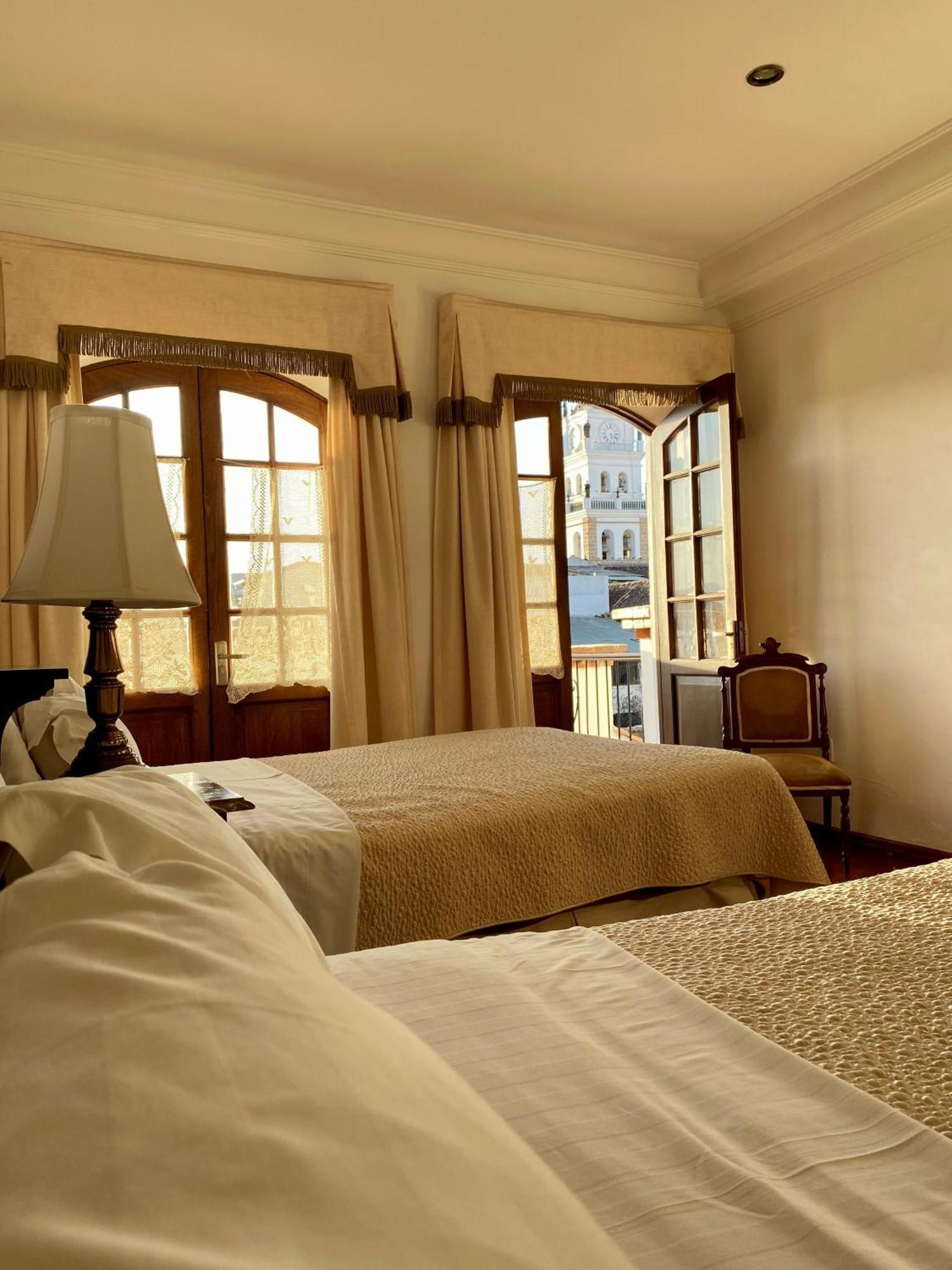 Parador Santa Maria La Real سوكر المظهر الخارجي الصورة