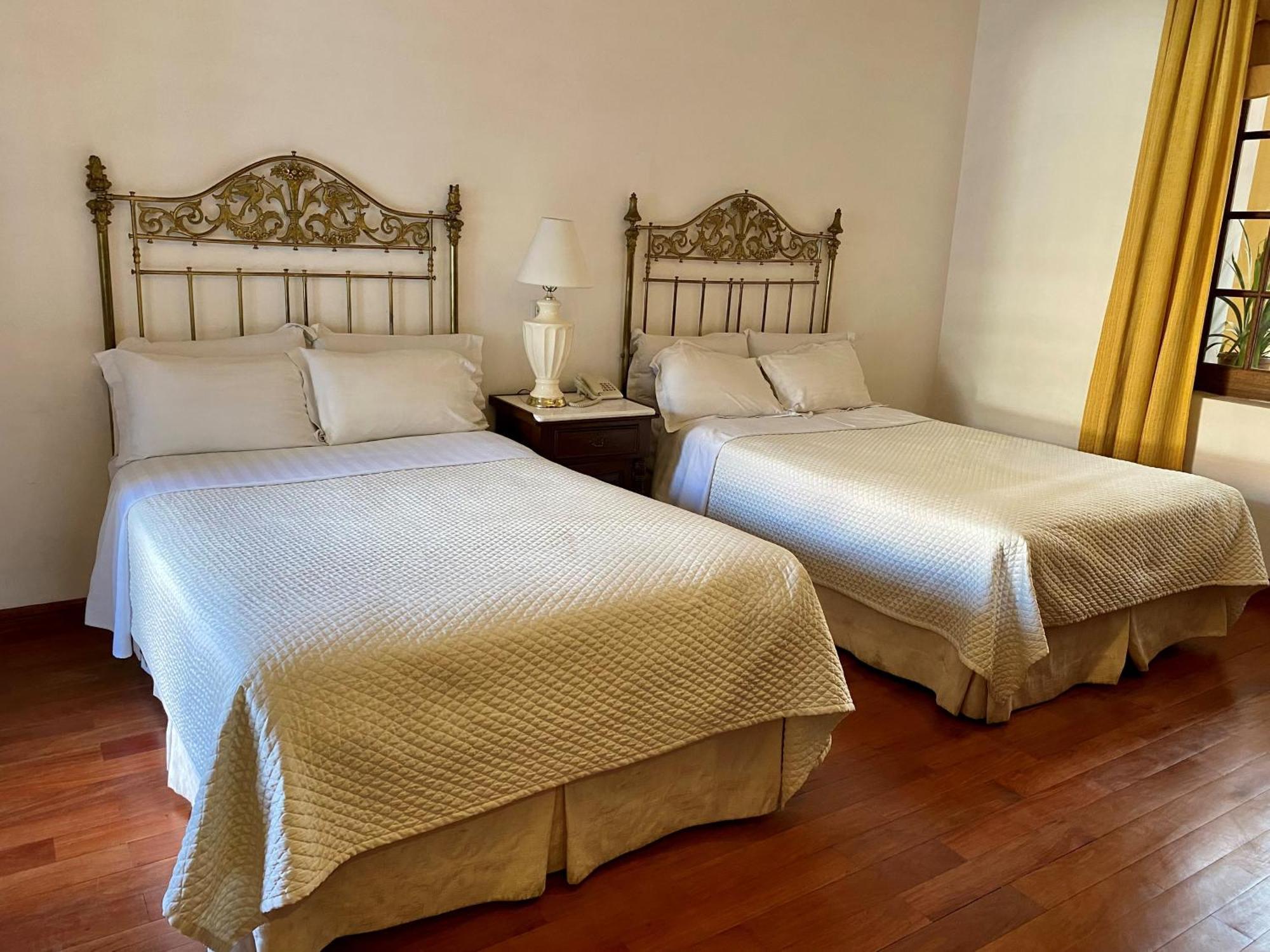 Parador Santa Maria La Real سوكر المظهر الخارجي الصورة