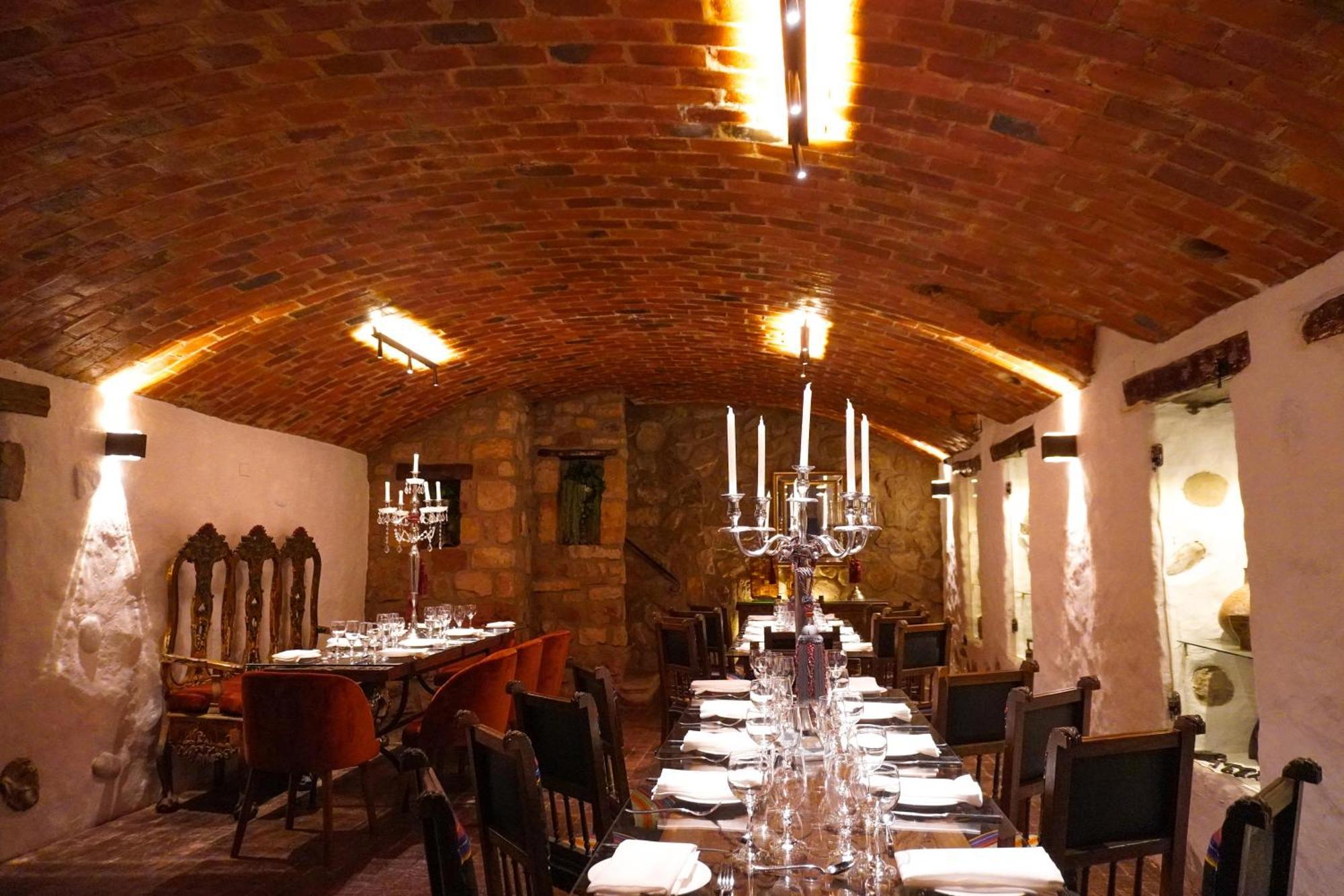 Parador Santa Maria La Real سوكر المظهر الخارجي الصورة