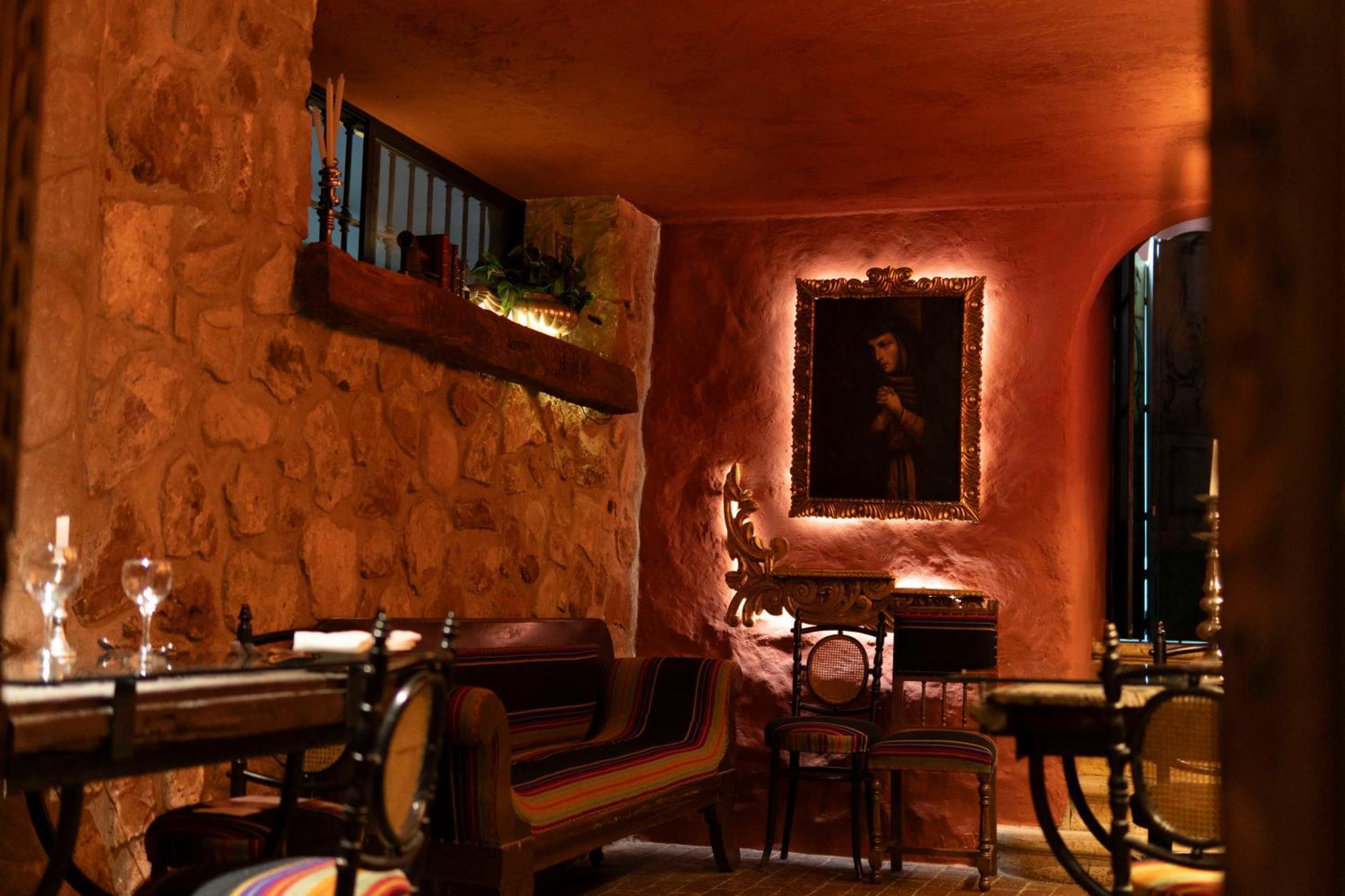 Parador Santa Maria La Real سوكر المظهر الخارجي الصورة
