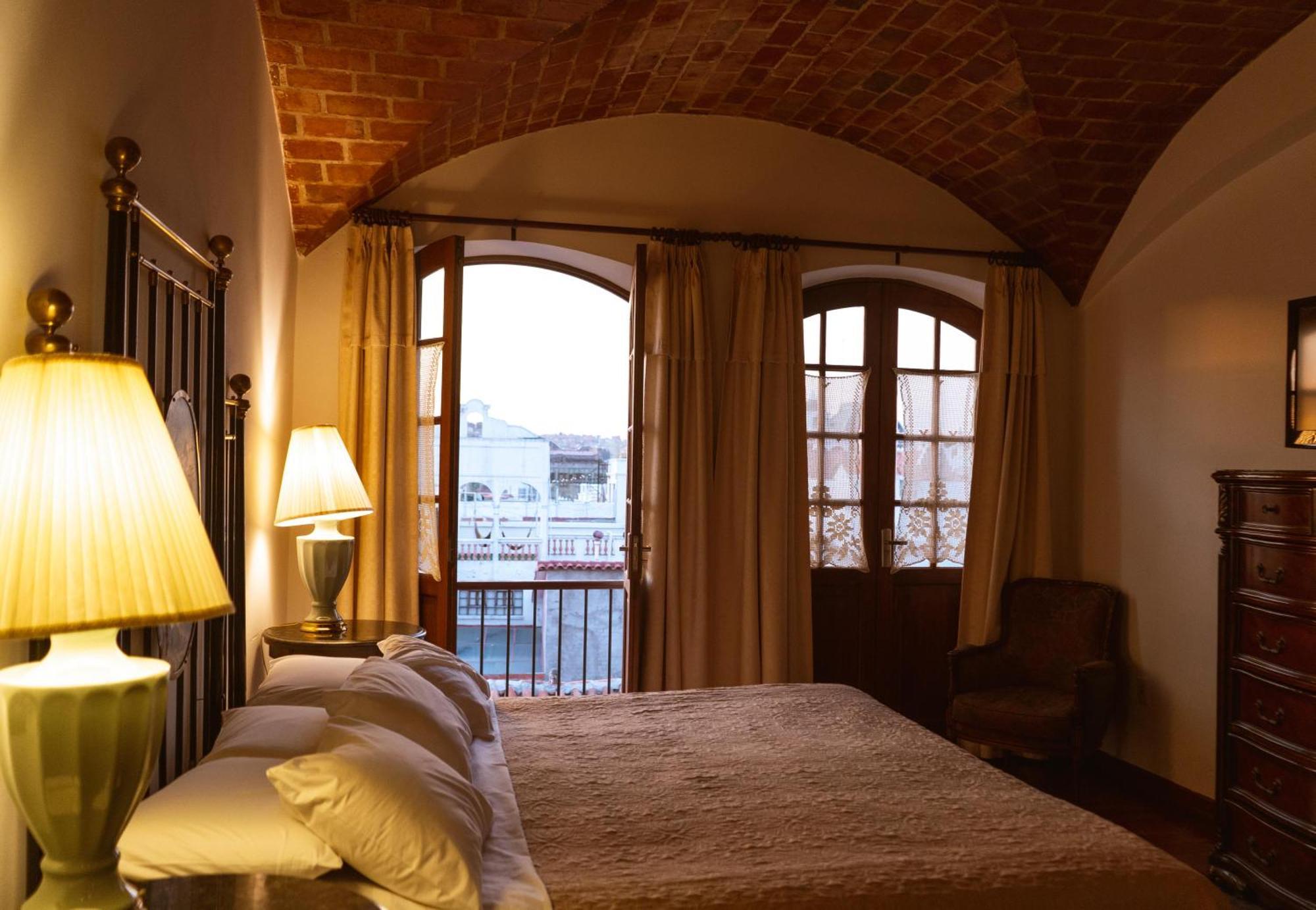 Parador Santa Maria La Real سوكر المظهر الخارجي الصورة