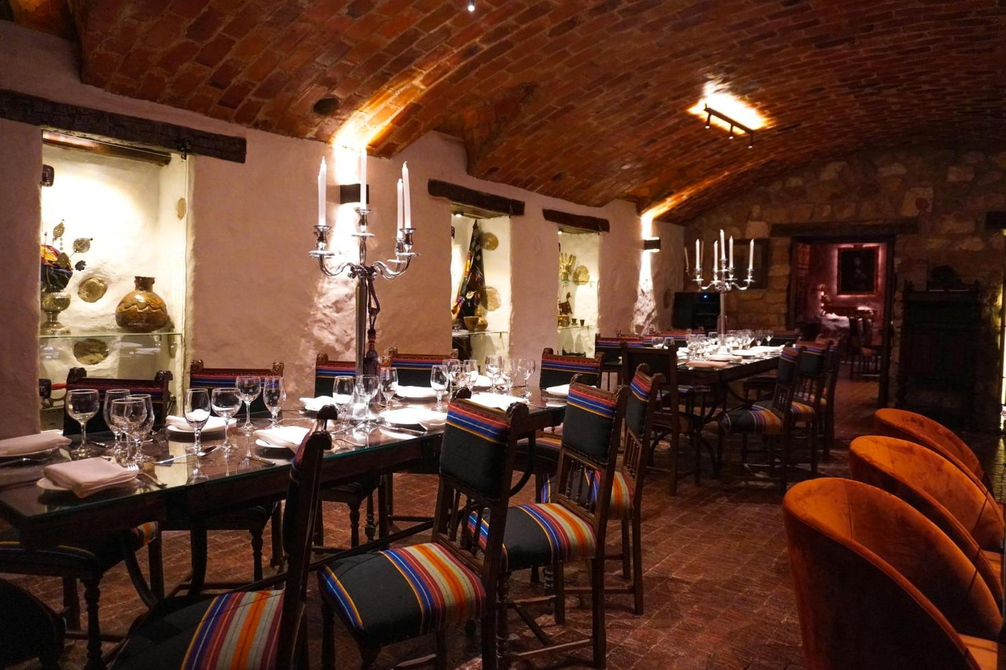 Parador Santa Maria La Real سوكر المظهر الخارجي الصورة