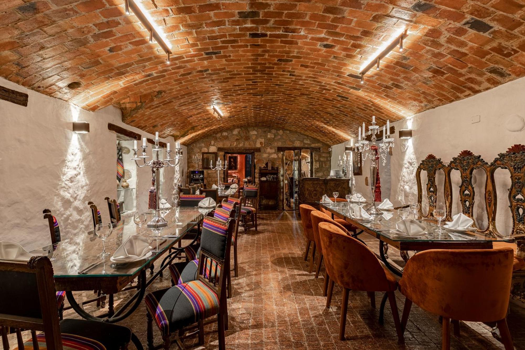 Parador Santa Maria La Real سوكر المظهر الخارجي الصورة