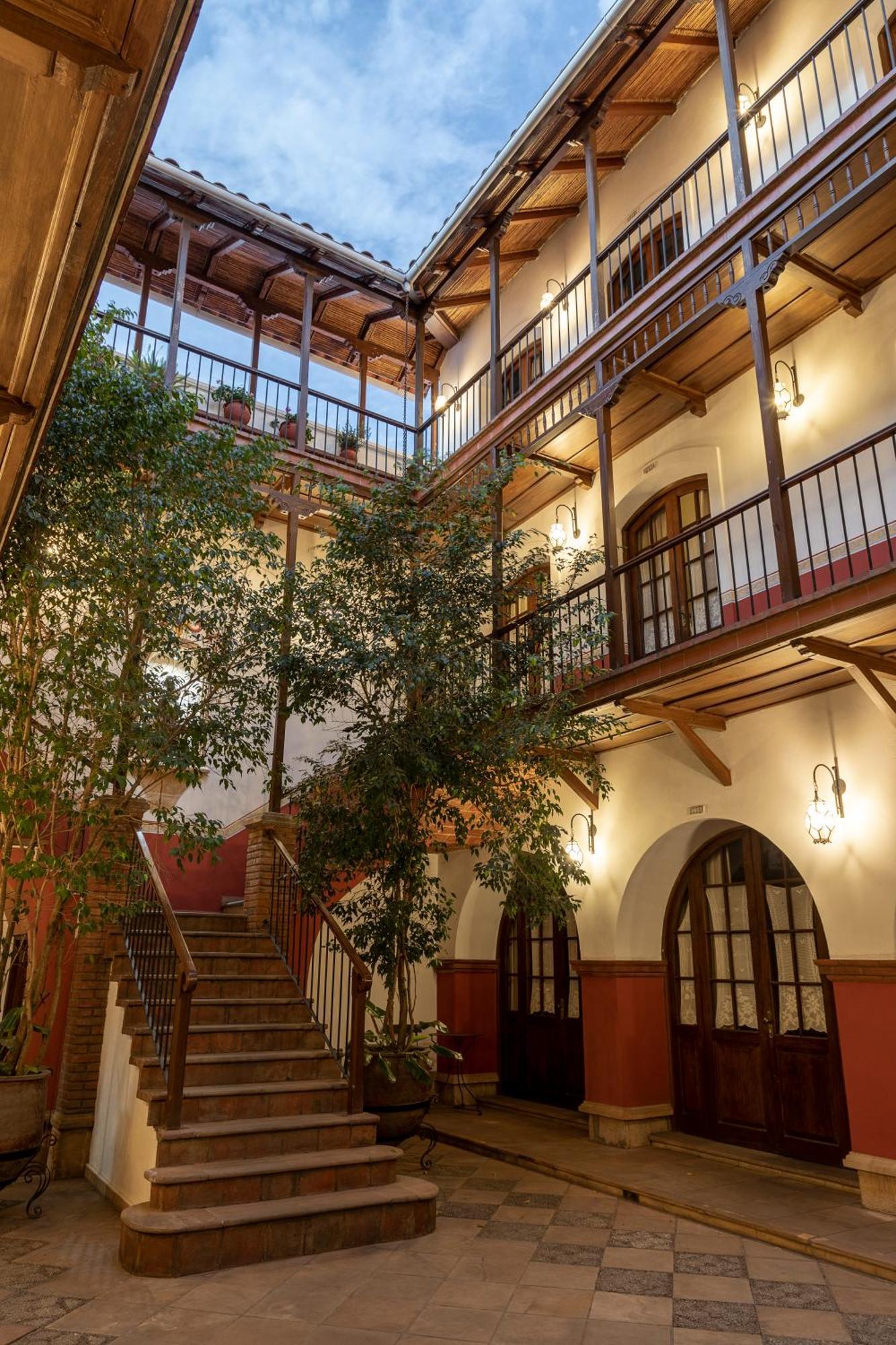 Parador Santa Maria La Real سوكر المظهر الخارجي الصورة