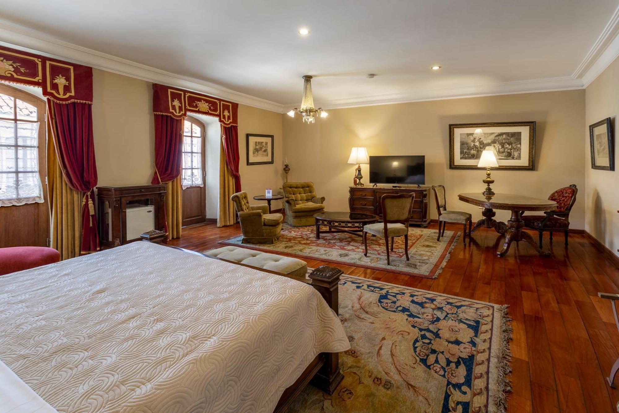 Parador Santa Maria La Real سوكر المظهر الخارجي الصورة