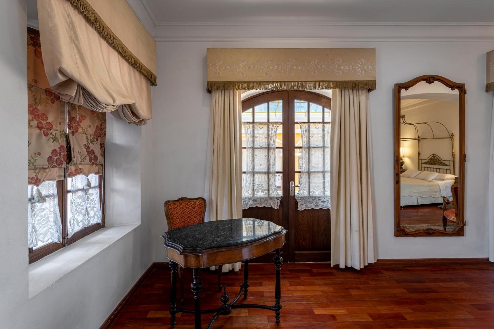 Parador Santa Maria La Real سوكر المظهر الخارجي الصورة
